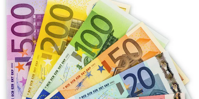 EUR/USD: Bagaimana Pasangan Ini Boleh Didagangkan Pada Minggu Ini